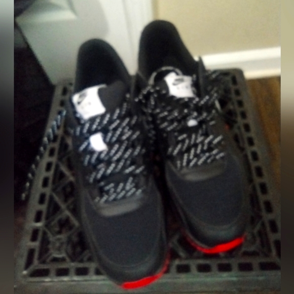 2021 Air Max Excee 'Black Sport Red - Picture 1 of 6
